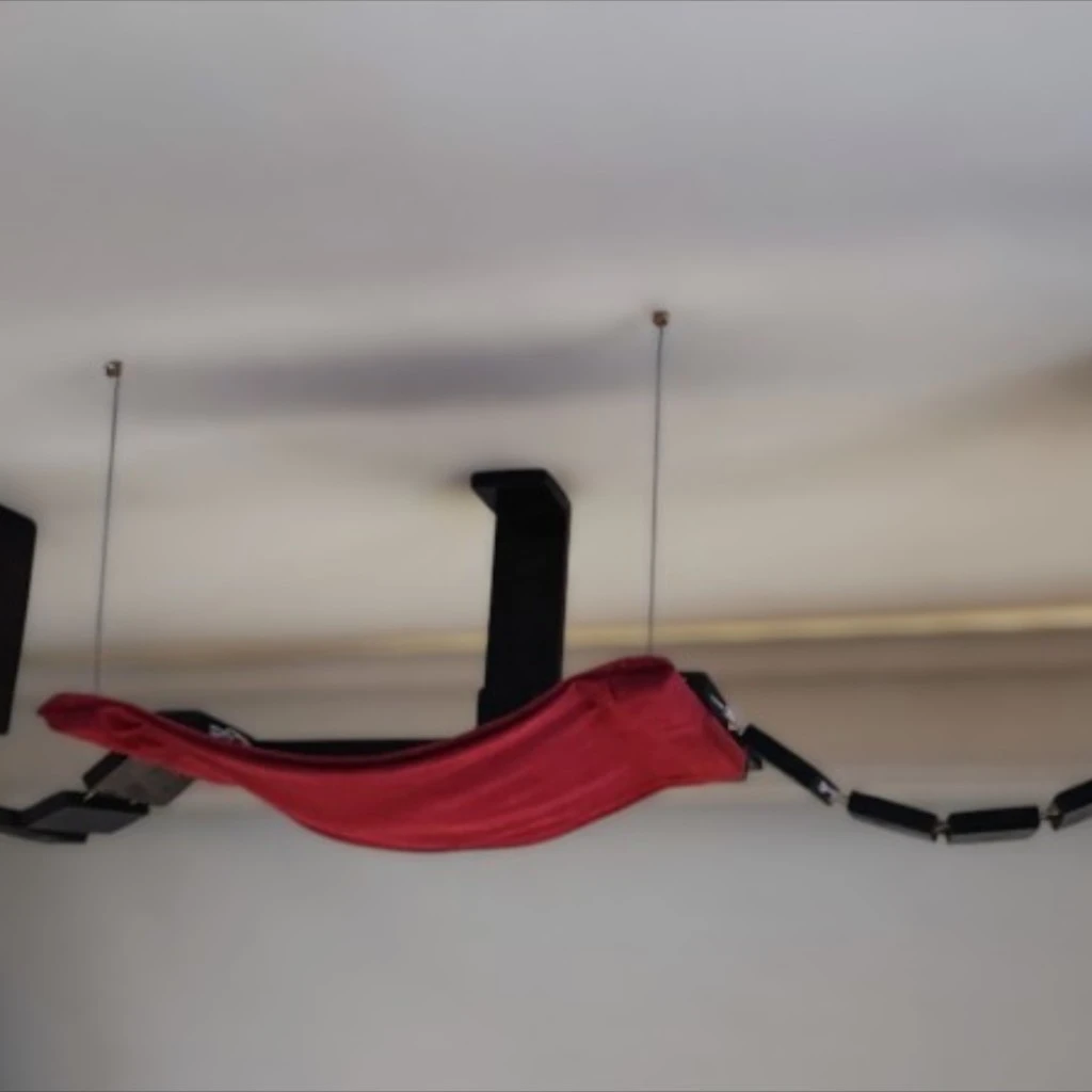 Detalle de la hamaca de techo con poleas del Combo Confianza